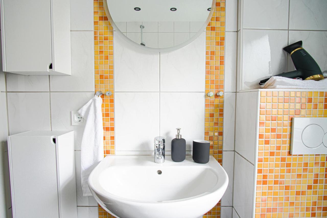 Homefy Bright And Cozy Holiday Apartment - Washer & Dryer - Free Parking Эссен Экстерьер фото